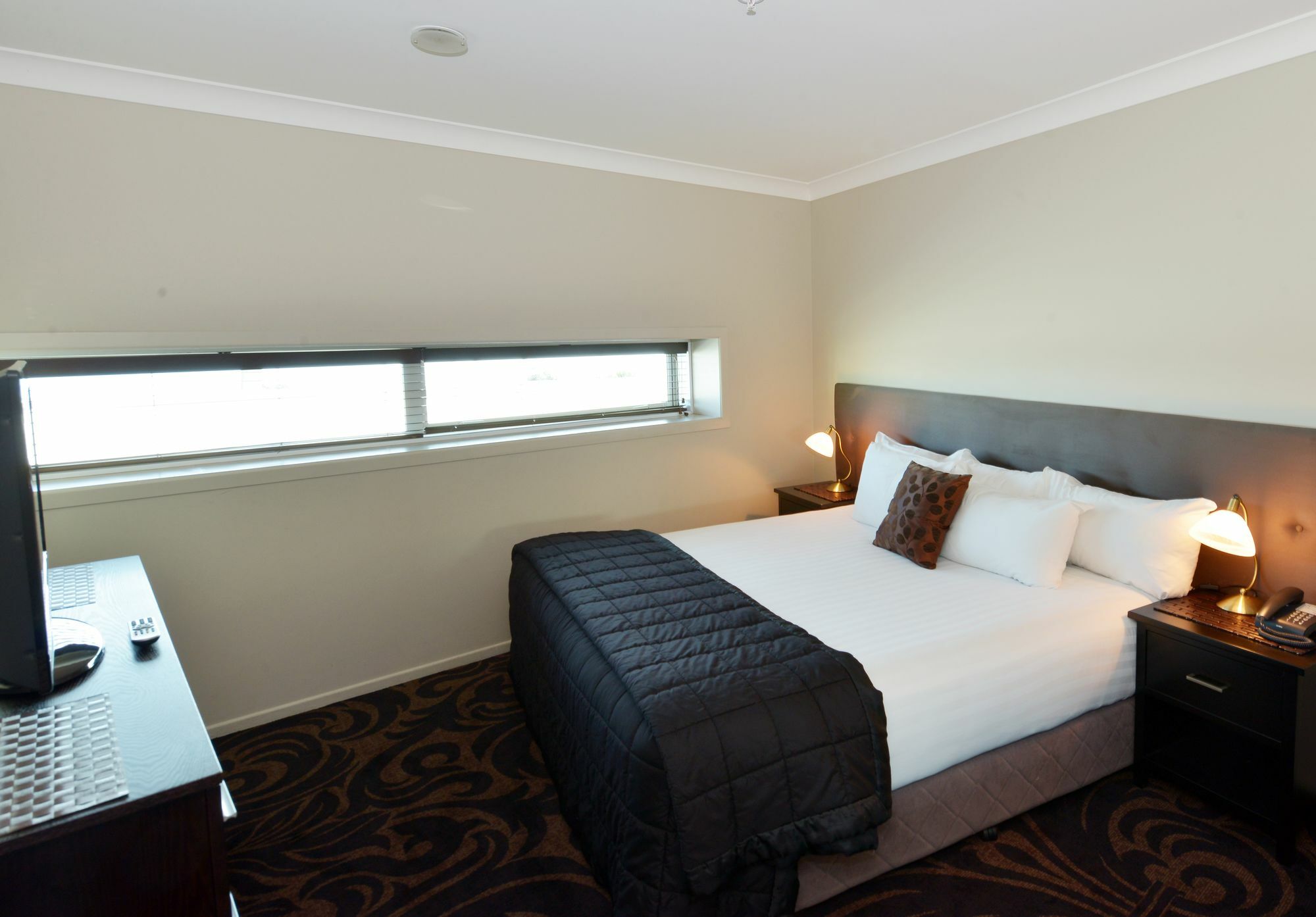 Hotel Millennium New Plymouth, Waterfront 4*